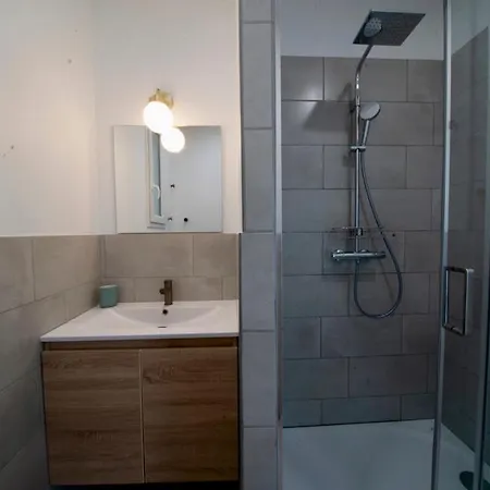 Maison Avec Jardin Arboré Et Calme *