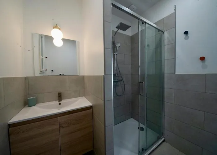 Maison Avec Jardin Arbore Et Calme