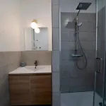 Maison Avec Jardin Arbore Et Calme *
