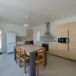 Maison Avec Jardin Arbore Et Calme *