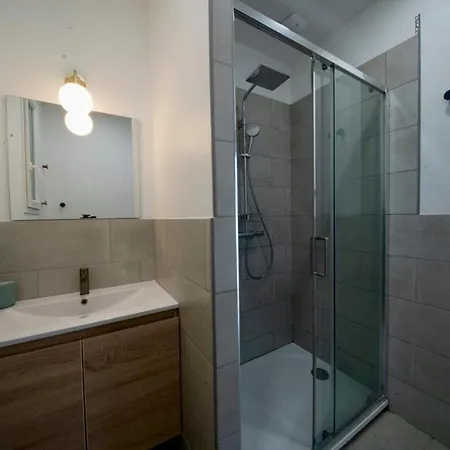 Maison Avec Jardin Arbore Et Calme