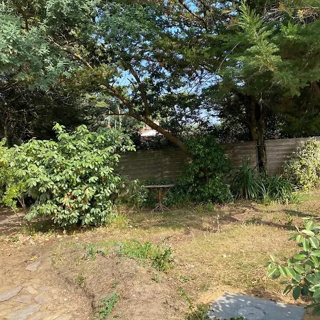 Maison Avec Jardin Arbore Et Calme *