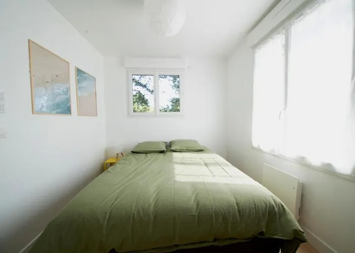 Prázdninový dům Maison Avec Jardin Arbore Et Calme *